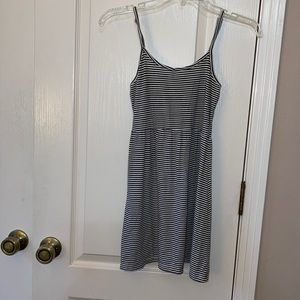 L27 5 more minutes gray and white dress